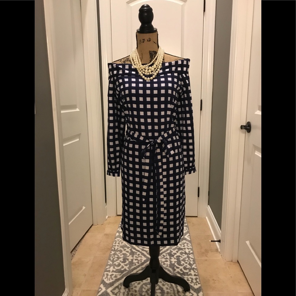 BananaRepublic Gingham Off The Shoulder!